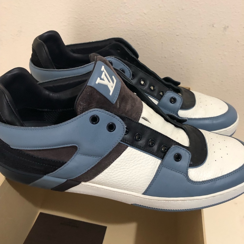 Louie Vuitton Men’s Sneakers (Size 9)